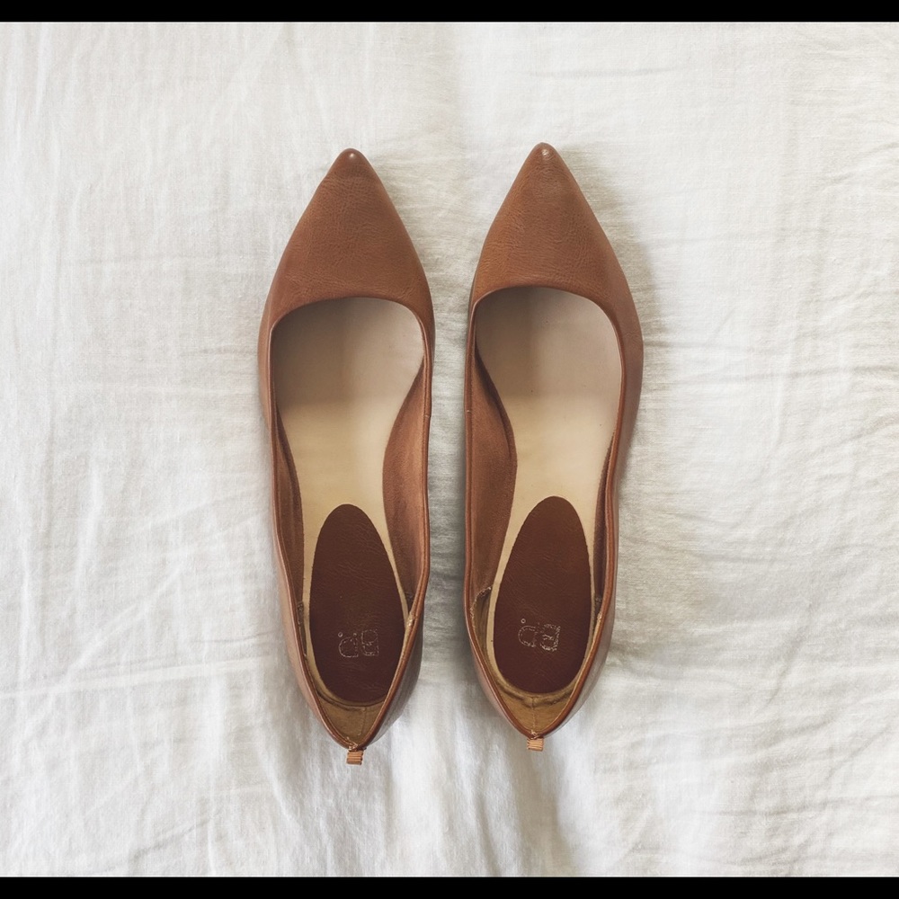 BP. Pointed Toe Cognac Flats ❤️